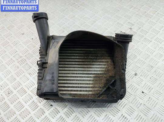 Радиатор интеркулера VG2718687 на Volkswagen Touareg