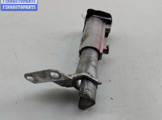 купить Кронштейн бампера заднего на Audi 80 B4 (1991-1996)