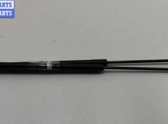 Амортизатор крышки (двери) багажника OP2351735 на Opel Vectra C (2002-2008)