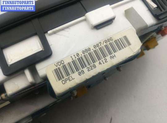 Щиток приборов на Opel Omega B