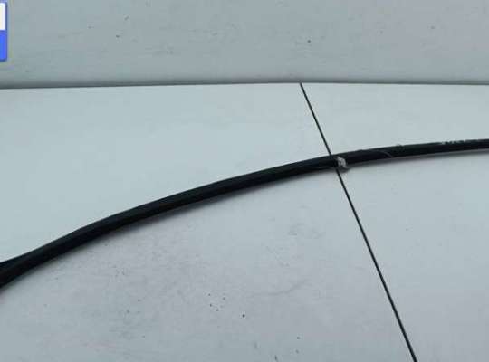 купить Молдинг лобового стекла на Volkswagen Touran