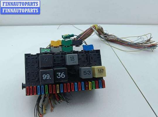 Блок предохранителей VG2755990 на Volkswagen Passat B4