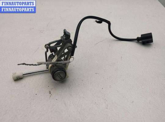 купить Личинка замка багажника на Volkswagen Golf-4