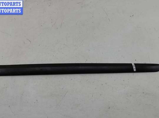 купить Молдинг двери передней правой на Peugeot 308 T7 (2007-2013)