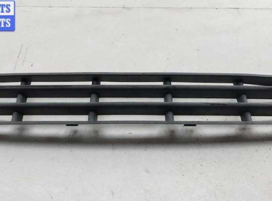 купить Решётка (заглушка) в бампер на Volkswagen Golf-4