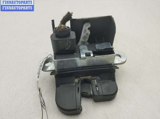 Замок багажника на Volkswagen Golf V (1K)