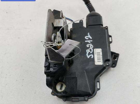 Замок двери передней левой AU1725157 на Audi A4 B6 (2001-2004)