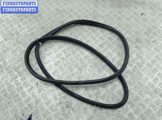 купить Уплотнитель двери задней левой на Peugeot 308 T7 (2007-2013)