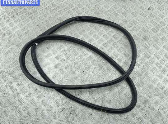 купить Уплотнитель двери задней левой на Peugeot 308 T7 (2007-2013)