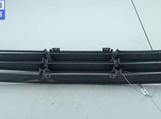 купить Решётка (заглушка) в бампер на Volkswagen Bora