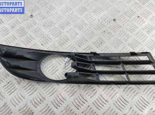 купить Рамка фары противотуманной левой на Volkswagen Passat B6