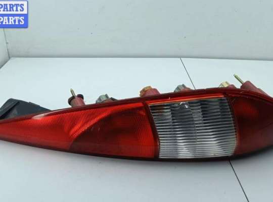 купить Фонарь задний правый на Ford Mondeo III (2000-2007)