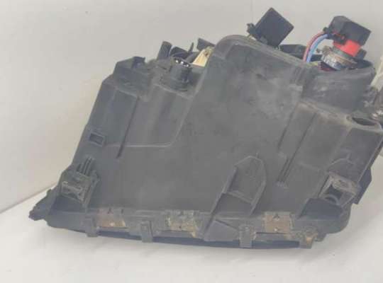 купить Фара правая на Audi A8 D2 (1994-2002)