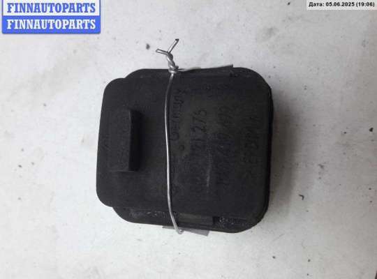 купить Кронштейн радиатора на Volkswagen Passat B5