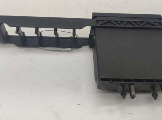 купить Кронштейн крепления на Audi A6 C4 (1994-1997)