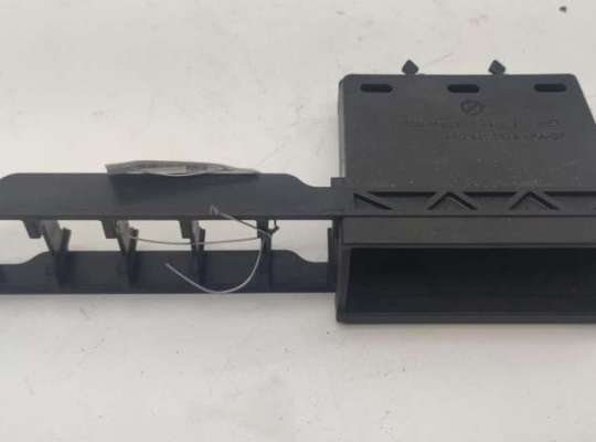 купить Кронштейн крепления на Audi A6 C4 (1994-1997)