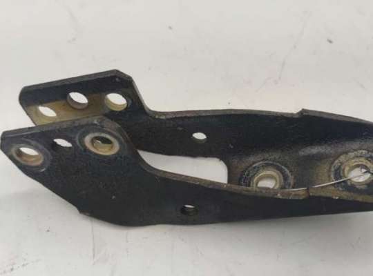 купить Кронштейн крепления на Audi 80 B4 (1991-1996)