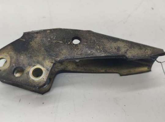 купить Кронштейн крепления на Audi 80 B4 (1991-1996)