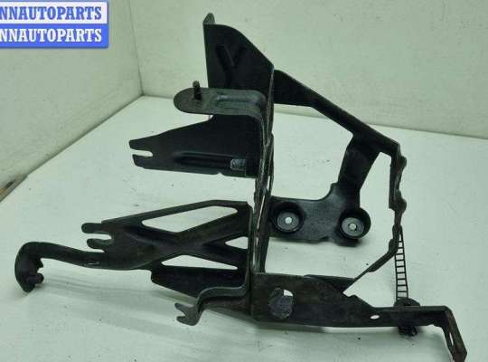 купить Кронштейн крепления на Volkswagen Passat B5