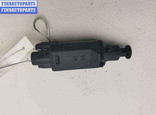 Датчик (включатель) стоп-сигнала VG2774380 на Volkswagen Transporter T4