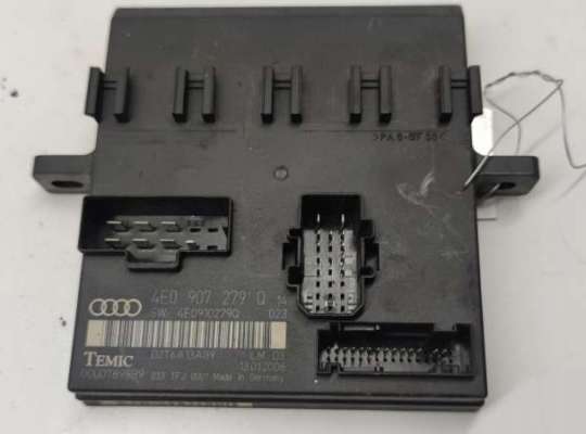 Блок бортовой сети (блок управления BCM) AU1589913 на Audi A8 D3 (2002-2010)