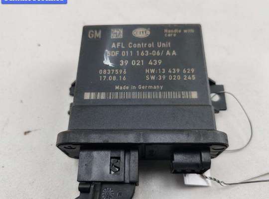 купить Блок управления светом на Opel Insignia A (2008-2017)