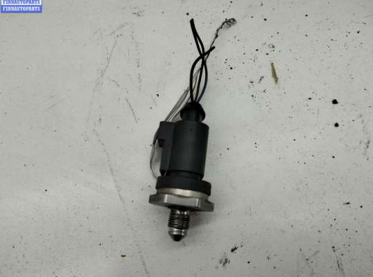 купить Датчик давления топлива на Volkswagen Passat B6