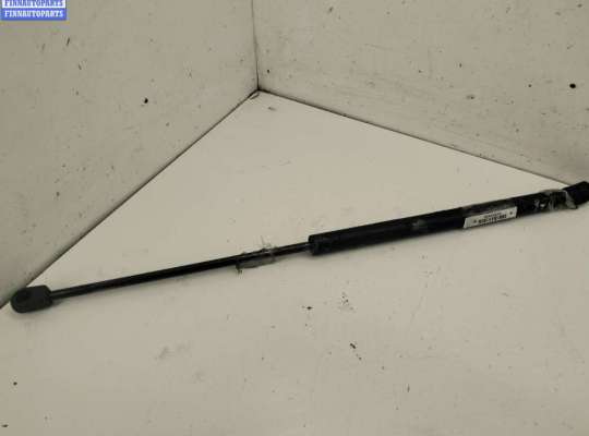 Амортизатор крышки (двери) багажника VG2626521 на Volkswagen Golf-3