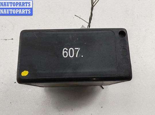 Реле стеклоочистителя (дворников) AU1725369 на Audi A6 C5 (1997-2005)