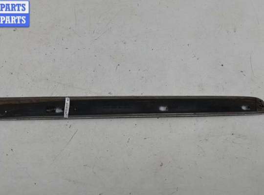 купить Молдинг двери задней левой на Volkswagen Touran