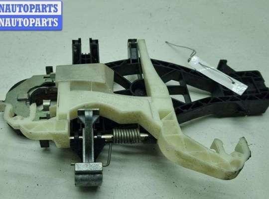 купить Корпус (держатель) ручки двери задней правой на Volkswagen Caddy (2004-2010)