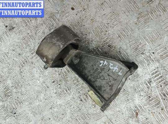 купить Кронштейн КПП опорный на Volkswagen Passat B5