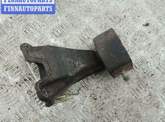 купить Кронштейн КПП опорный на Volkswagen Passat B5