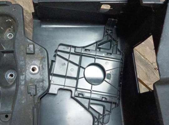 купить Кожух аккумулятора (короб АКБ) на Skoda Octavia mk1 (A4 1U) 1996-2010