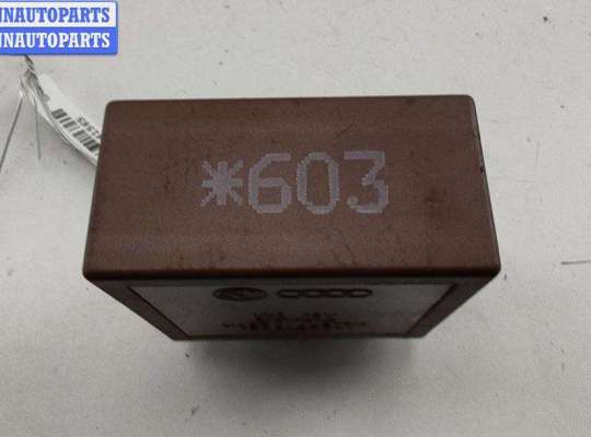 Реле стеклоочистителя (дворников) AU1725368 на Audi A6 C5 (1997-2005)