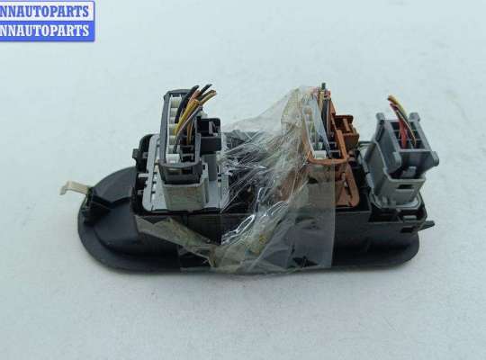 купить Блок кнопок управления стеклоподъемниками на Renault Scenic II (2003-2009)