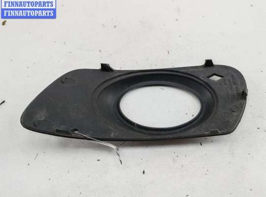 Решетка (заглушка) бампера на Mercedes-Benz ML (W164)