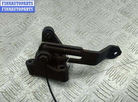 Купить Кронштейн генератора на Volkswagen Transporter T4 Кронштейн генератора VG2758912 на Volkswagen Transporter T4