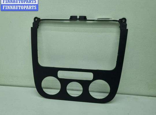 Накладка декоративная на торпедо VG2401091 на Volkswagen Golf-5