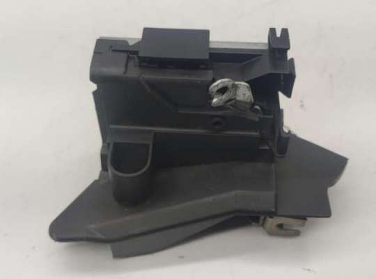 купить Замок двери задней левой на Audi A4 B5 (1994-2001)