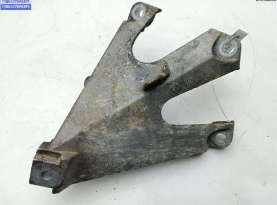 купить Кронштейн двигателя опорный на Audi A4 B6 (2001-2004)