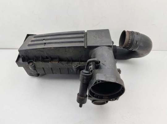Корпус воздушного фильтра VG2815608 на Volkswagen Passat B6