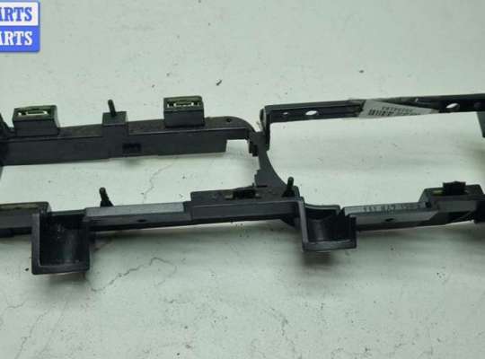 купить Корпус (держатель) ручки двери передней левой на Volkswagen Golf-4