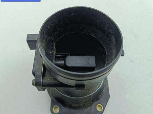 купить Расходомер (измеритель потока воздуха) на Volkswagen Passat B5