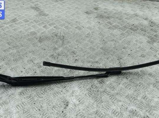 купить Щеткодержатель (поводок стеклоочистителя) передний на Volkswagen Golf-6