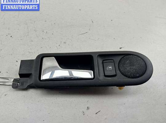 купить Ручка двери внутренняя задняя левая на Volkswagen Bora