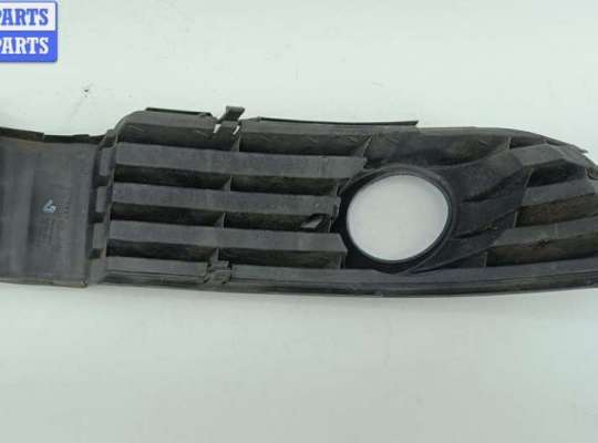 купить Рамка фары противотуманной правой на Volkswagen Passat B5+ (GP)