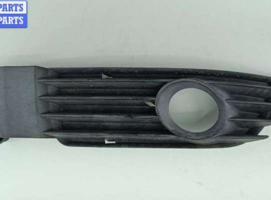 купить Рамка фары противотуманной правой на Volkswagen Passat B5+ (GP)