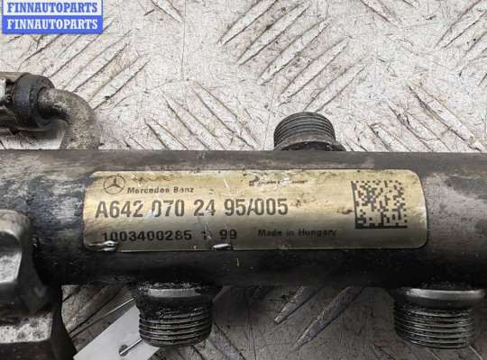 Рампа (рейка) топливная на Mercedes-Benz Vito (W639)