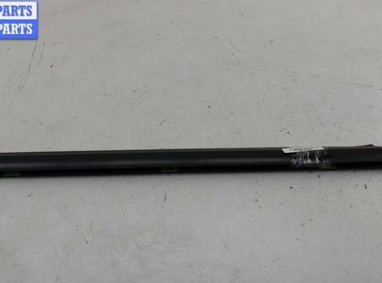 купить Молдинг стекла двери задней правой наружный на Kia Sorento (2002-2009)